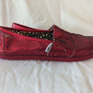 Tom's Ladies size 7 1/2 glittery red moccasins